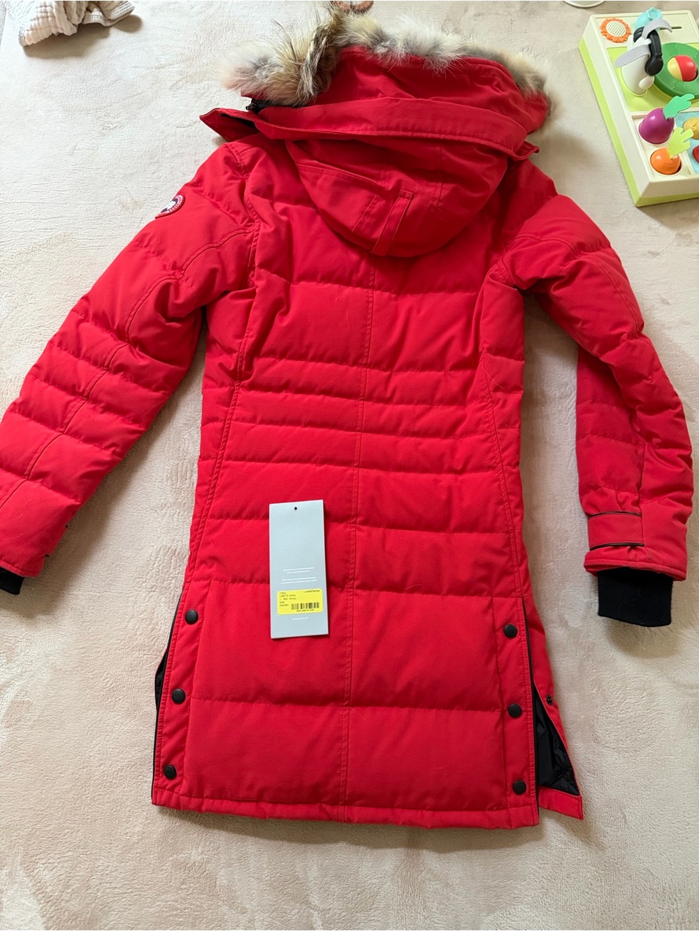 Canada Goose Red Hooded Down Puffer Coat size M NEVER WORN - Picture 5 of 15